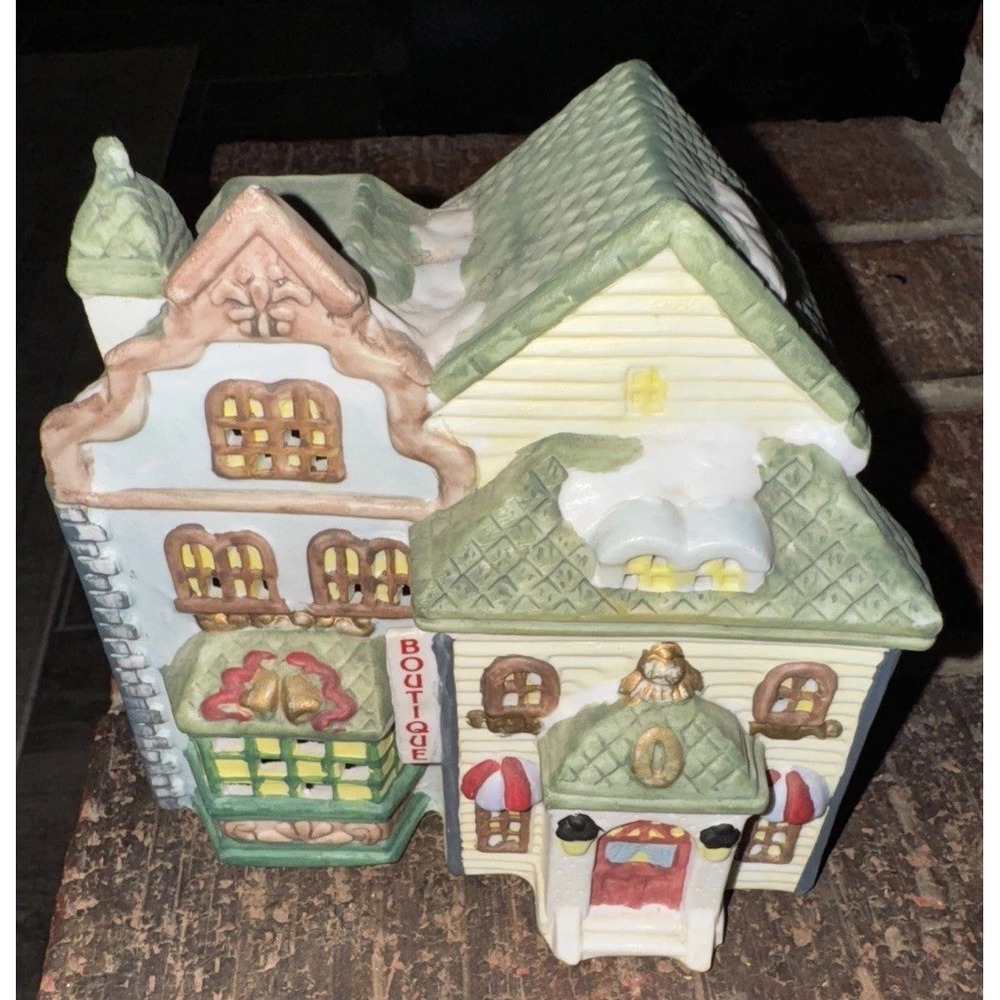 Christmas  Holiday Collins Victorian Village Cottage Porcelain Decoration‎
